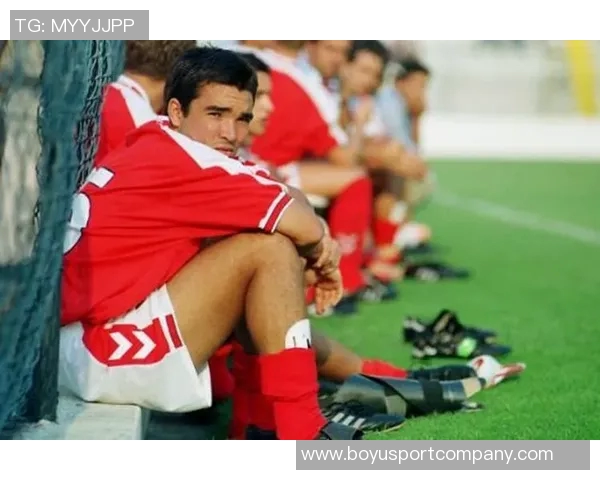 巴萨关注本菲卡19岁后卫奥利维拉德科与经纪人深入洽谈 巴萨关注本菲卡19岁后卫奥利维拉德科与经纪人深入洽谈