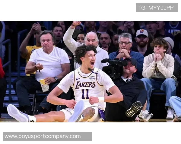 海斯称赞东契奇传球能力与老詹联手将形成强大牵制力