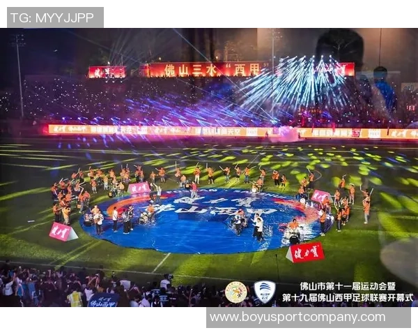 西甲球员开场静止抗议引发热议赛事转播俯瞰球场长达20秒