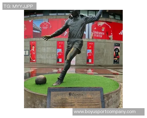 拉波尔塔谈梅西雕像未获回复强调用其名字命名球场不合适