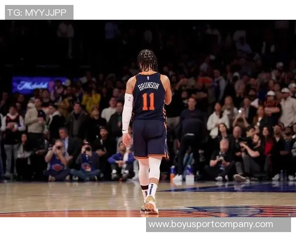 布克称赞布伦森为联盟最难防守球员之一灵活性与得分能力兼具